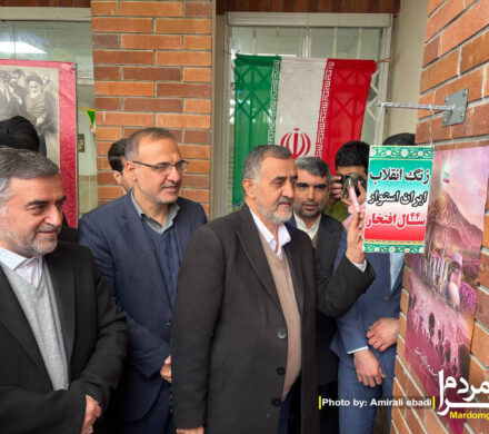 نواختن زنگ انقلاب اسلامی در اولین روز دهه فجر