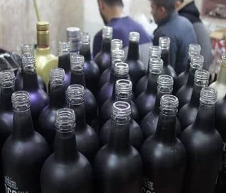 بازداشت متهمان تهیه و توزیع مشروبات الکلی تقلبی در رامسر